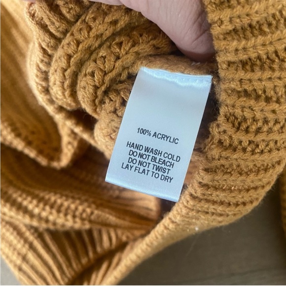 lulu’s off the shoulder new nwt ribbed knit sweater - Picture 5 of 5